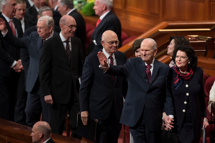 (Jeremy Harmon  |  The Salt Lake Tribune) President Russell M. Nelson waves to the crowd at the end of the Sunday morning session of General Conference on April 1, 2018.