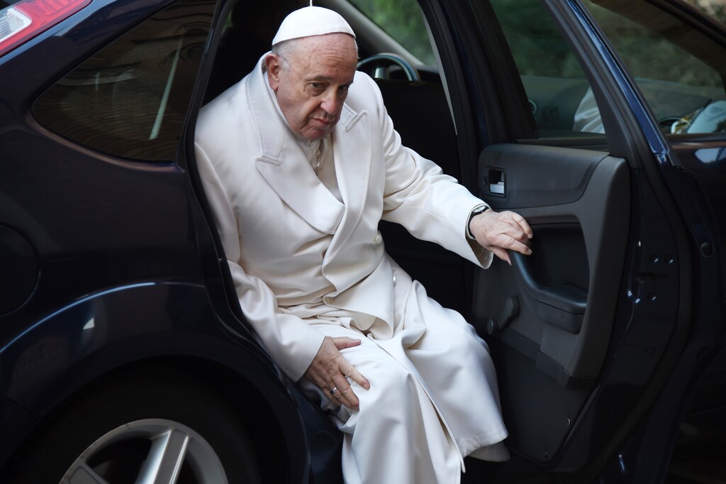 (Filippo Monteforte/POOL PHOTO via AP) Pope Francis arrives at the Basilica of Saint Anselmo prior to walking in procession to the Basilica of Santa Sabina before the Ash Wednesday Mass opening Lent, the 40-day period of abstinence and deprivation for Christians before Holy Week and Easter, Wednesday, Feb. 14, 2018. Pope Francis is marking Ash Wednesday with prayer and a solemn procession between two churches on one of ancient Rome's seven hills.