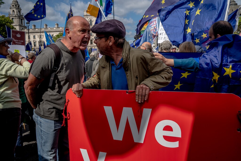 (Andrew Testa | The New York Times) Demonstrators on both sides of the Brexit divide gathered outside Parliament in London, Sept. 3, 2019. Parliament was given a green light Tuesday to mount an effort to stop Britain from leaving the European Union without an agreement, opening the way for one of the most critical showdowns in the country’s agonizing, three-year Brexit battle.