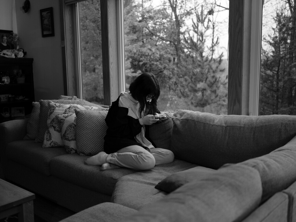 (Annie Flanagan | The New York Times)

A teenage girl at her home in Minnesota on Oct. 28, 2021.