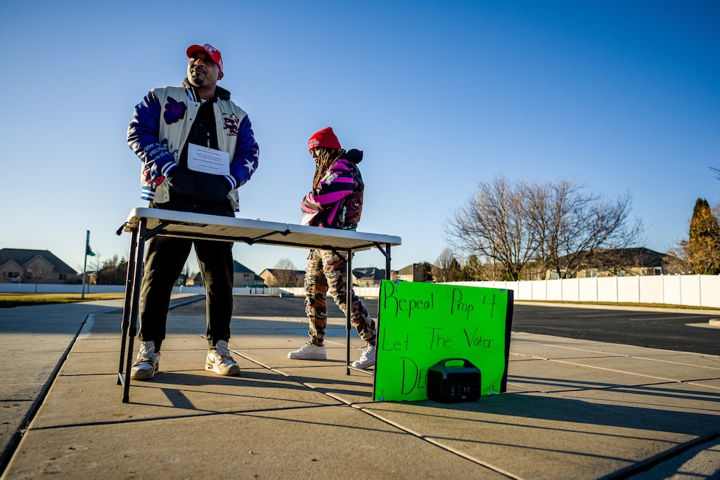 (Trent Nelson  |  The Salt Lake Tribune) Signatures gatherers working to repeal Utah's Proposition 4 at Linda Vista Park in Syracuse on Thursday, Feb. 5, 2026.