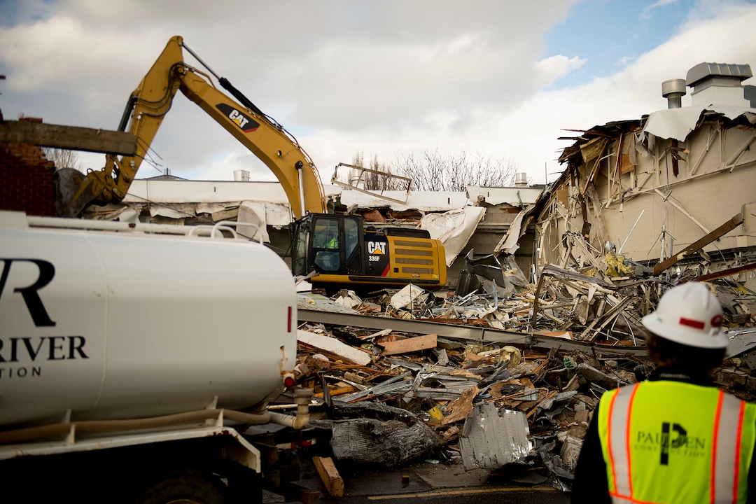 (Jeremy Harmon  |  The Salt Lake Tribune) Demolition begins on the Road Home shelter in Salt Lake City on Monday, January 27, 2020.