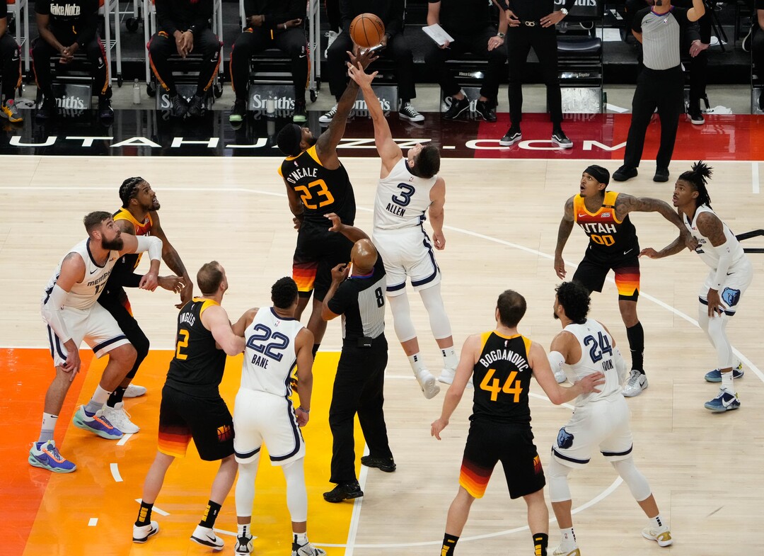 (Francisco Kjolseth | The Salt Lake Tribune) Utah Jazz forward Royce O'Neale (23) goes up for a jump ball against Memphis Grizzlies guard Grayson Allen (3) in the first half of Game 5 of an NBA basketball first-round playoff series Wednesday, June 2, 2021, in Salt Lake City, UT.