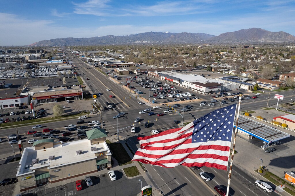 (Francisco Kjolseth | The Salt Lake Tribune) The intersection at State Street and 4500 South in Murray, one that sees some of the most accidents each year in Utah, is pictured on Friday, April 8, 2022.