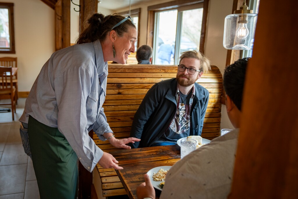 (Rick Egan | The Salt Lake Tribune) Laticia Neal serves breakfast at The Oaks restaurant in Ogden Canyon on Saturday, Nov. 15, 2025.

