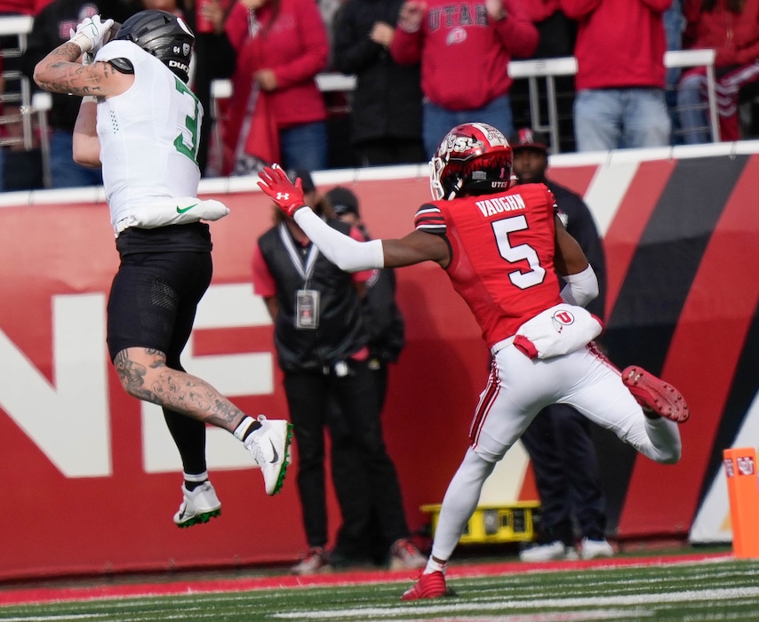 (Francisco Kjolseth | The Salt Lake Tribune) Utah Utes cornerback Zemaiah Vaughn (5) moves in on Oregon Ducks tight end Terrance Ferguson (3) as the Utah Utes host the Oregon Ducks, NCAA football in Salt Lake City on Saturday, Oct. 28, 2023.