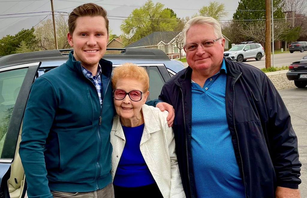 (Eli McCann) Eli McCann with his great aunt La Donna and her son Alan in 2022.