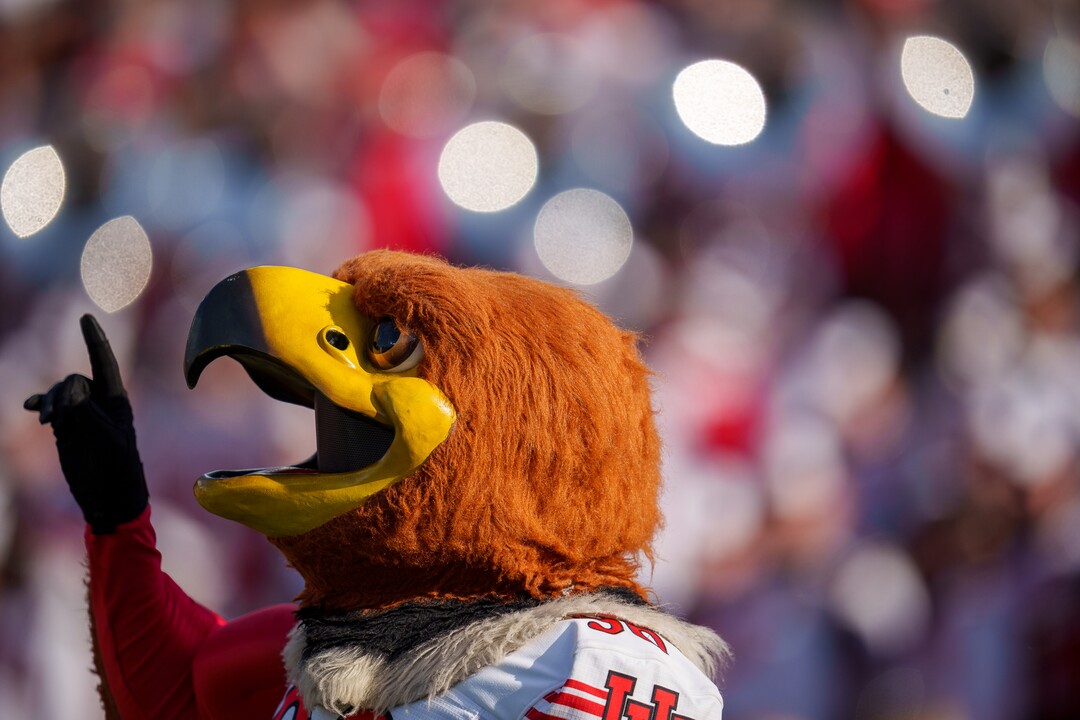 (Trent Nelson  |  The Salt Lake Tribune) Swoop as the Utah Utes face the Ohio State Buckeyes at the Rose Bowl in Pasadena, Calif., on Saturday, Jan. 1, 2022.