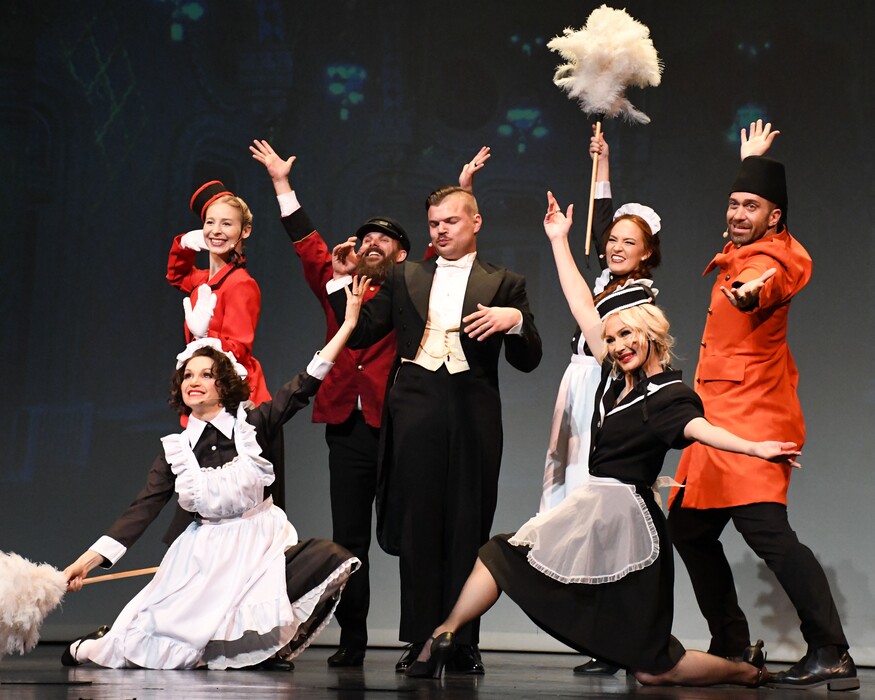 (Sean Buckley) | Performance of Be Our Guest.