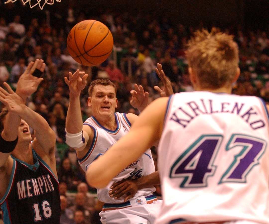 (Rick Egan  |  Tribune file photo) Matt Harpring passes the ball to Andrei Kirilenko during a game against the Memphis Grizzlies in this 2003 photo.