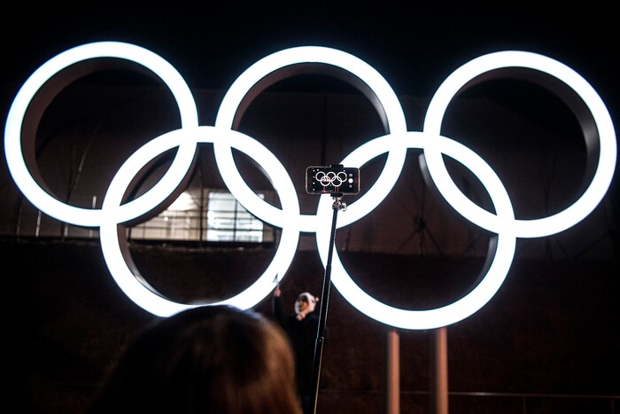 (Chris Detrick | The Salt Lake Tribune) Visitors take pictures with the Olympic rings during the PyeongChang 2018 Olympic Winter Games Closing Ceremony at Olympic Stadium Sunday, Feb. 25, 2018.