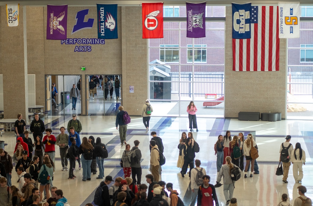 (Rick Egan | The Salt Lake Tribune) Students during a break between classes at Lehi High School, in Lehi on Tuesday, Jan 7, 2025.