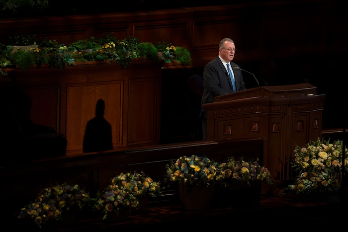 (Jeremy Harmon  |  The Salt Lake Tribune)  Elder Ulisses Soares speaks during the Sunday afternoon session of General Conference on April 1, 2018.
