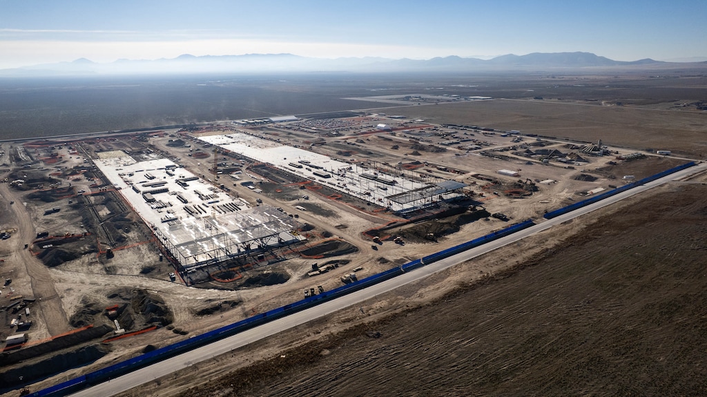 (Francisco Kjolseth | The Salt Lake Tribune) The QTS data center in Eagle Mountain, pictured here under construction in December, has a planned capacity of 177 megawatts. A proposal would make it a large data center under state law. 
