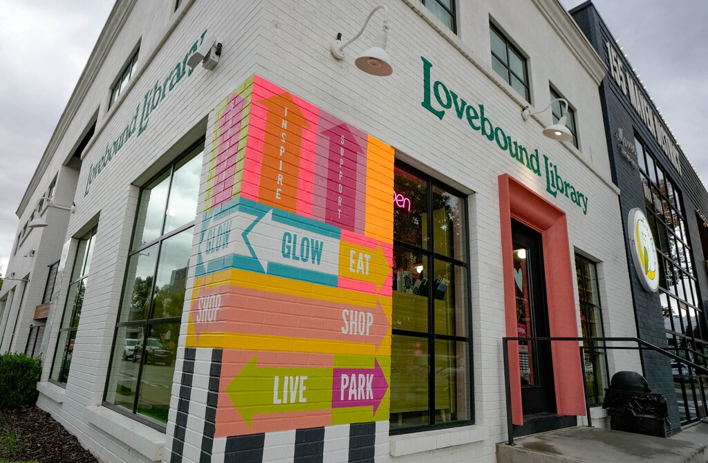 (Francisco Kjolseth  | The Salt Lake Tribune) Lovebound Library in Salt Lake City in 2024. The romance-only bookstore is partnering with the Utah Grizzlies for a January game. 