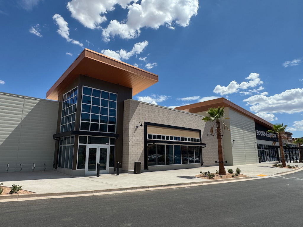 (Mark Eddington | The Salt Lake Tribune) A storefront in the St. George Place shopping center, Monday, Aug. 10, 2026.