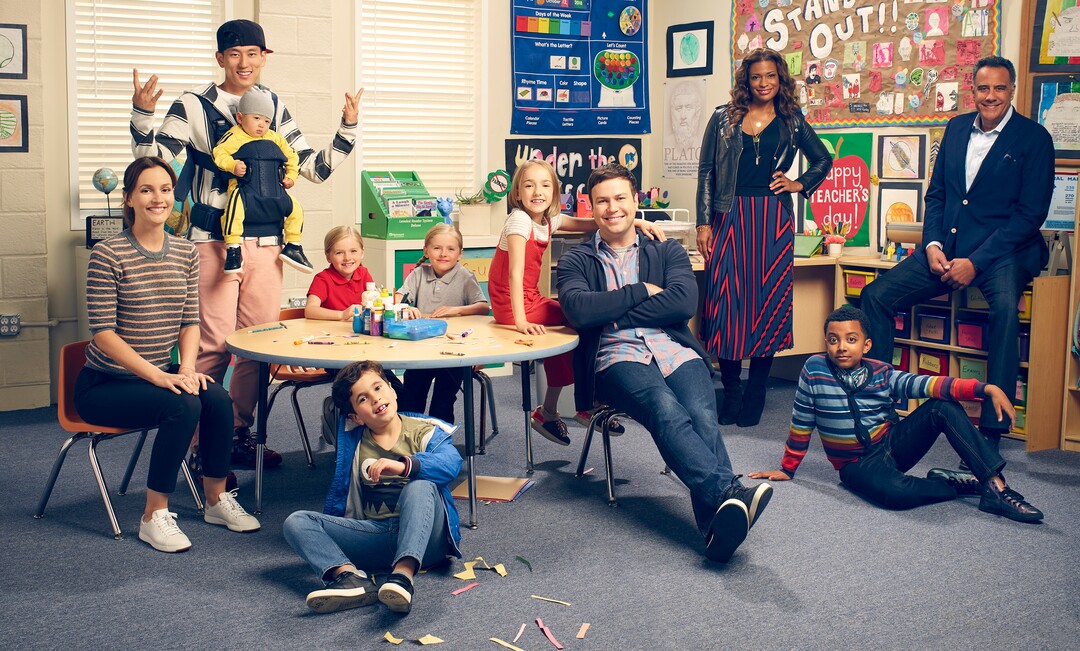 (Photo courtesy F. Scott Schafer/ABC) “Single Parents” stars Leighton Meester as Angie, Jake Choi as Miggy, Mia Allan as Emma, Ella Allan as Amy, Tyler Wladis as Graham, Marlow Barkley as Sophie, Taran Killam as Will, Kimrie Lewis as Poppy, Devin Trey Campbell as Rory, and Brad Garrett as Douglas.