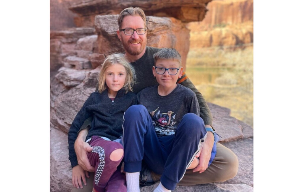 (Darby Teander) Chad Harris, Moab father of two, died while on a trip to Peru. Pictured is Chad with his sons Wred and Riis before a hike in Moonflower Canyon in 2022.