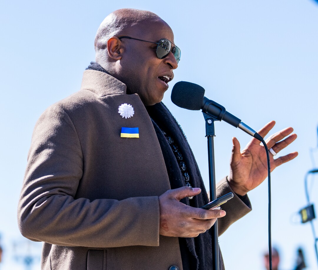 (Rick Egan | The Salt Lake Tribune) Alex Boye sings a song, during a rally against Russia's invasion of Ukraine, organized by the Utah Ukrainian association, on Saturday, March 12, 2022.