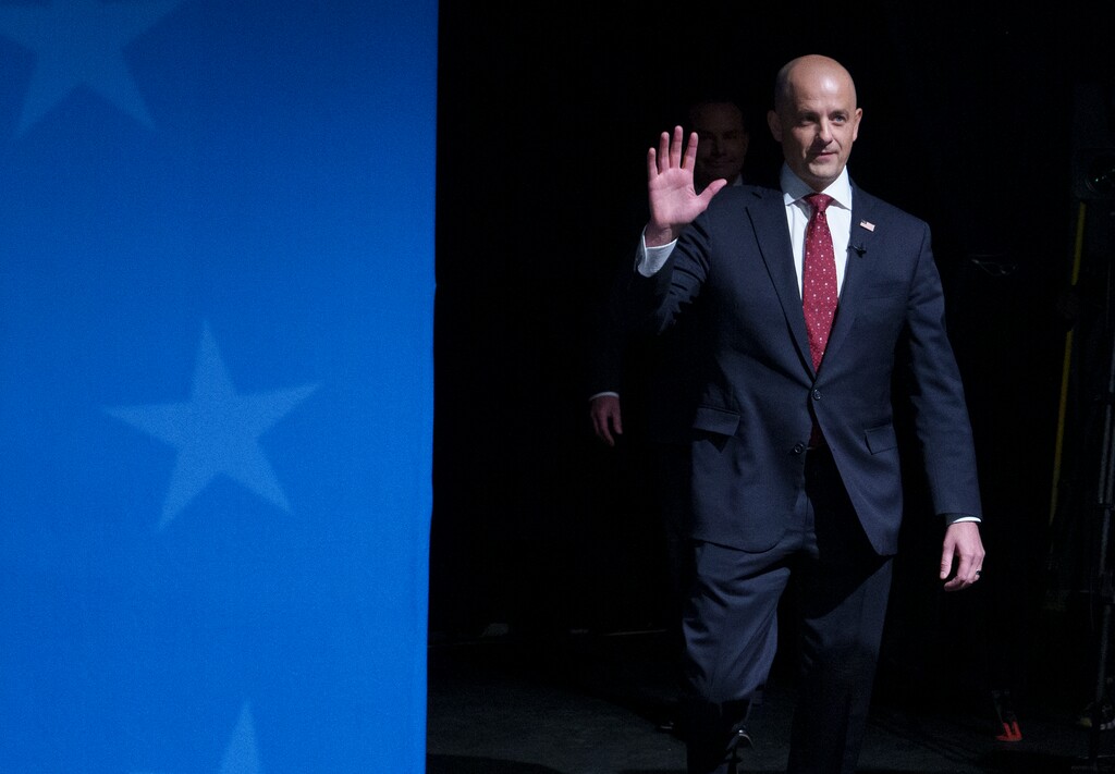 (Leah Hogsten | The Salt Lake Tribune) Evan McMullin, the independent challenger in Utah's 2022 U.S. Senate race, enters the stage before a debate on Oct. 17.