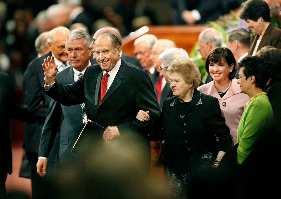 (Scott Sommerdorf  |  The Salt Lake Tribune) President Thomas S. Monson leaves the Conference Center with his wife, Frances, on his arm after the morning session of the 179th Semiannual General Conference in October 2009
