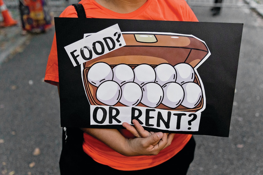 A “Food or Rent” sign during the New York State Tenant Bloc march to Gracie Mansion to protest Mayor Adams’ rent hike in New York, Sept. 30, 2025. (Kent J. Edwards/The New York Times)