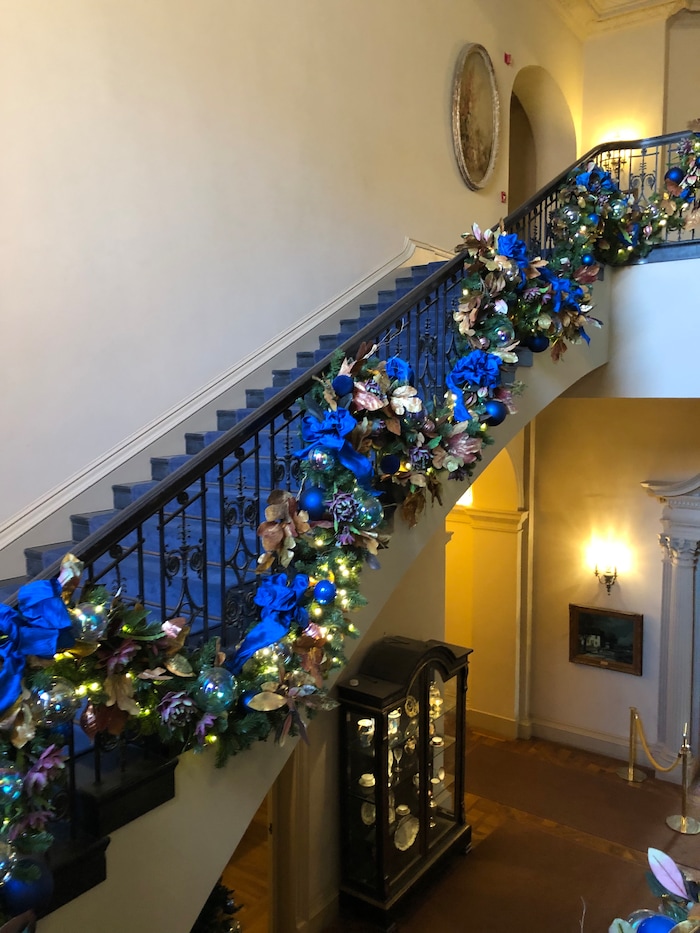 (Scott D. Pierce | The Salt Lake Tribune) The grand staircase at Filoli.
