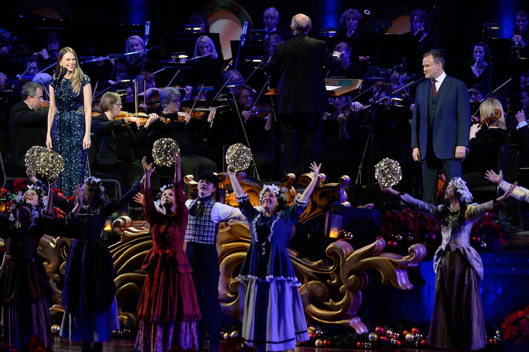(Francisco Kjolseth  |  The Salt Lake Tribune)  The Mormon Tabernacle Choir Christmas extravaganza kicks off with Broadway star Sutton Foster and "Downton Abbey's" Hugh Bonneville at the Conference Center on Thursday, Dec. 14, 2017.