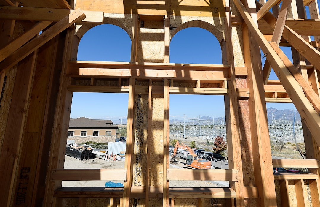 (Francisco Kjolseth  |  The Salt Lake Tribune)  Work continues on the site of the half-finished mosque going up in West Jordan at 984 W 9000 South on Tuesday, Oct. 1, 2019.