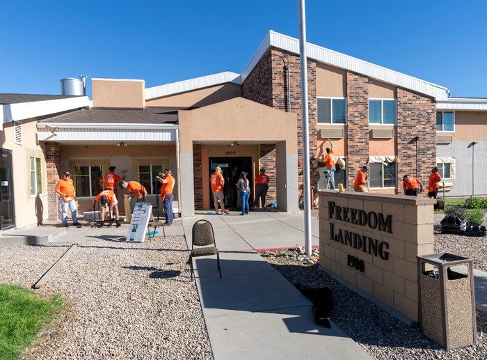 (Rick Egan | The Salt Lake Tribune) More than 600 volunteers, led by Home Depot employees, help spruce up the Sunrise Metro and Freedom Landing apartments in Salt Lake City on Wednesday, Sept. 21, 2022.