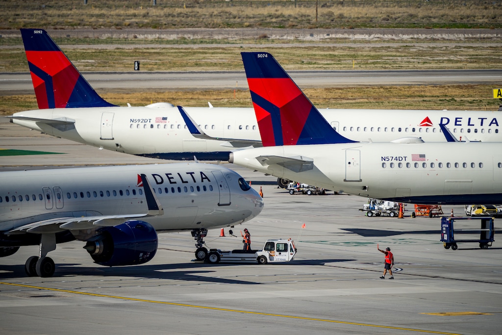 (Trent Nelson | The Salt Lake Tribune) Delta Air Lines aircraft at Salt Lake City International Airport on Thursday, Nov. 6, 2025.