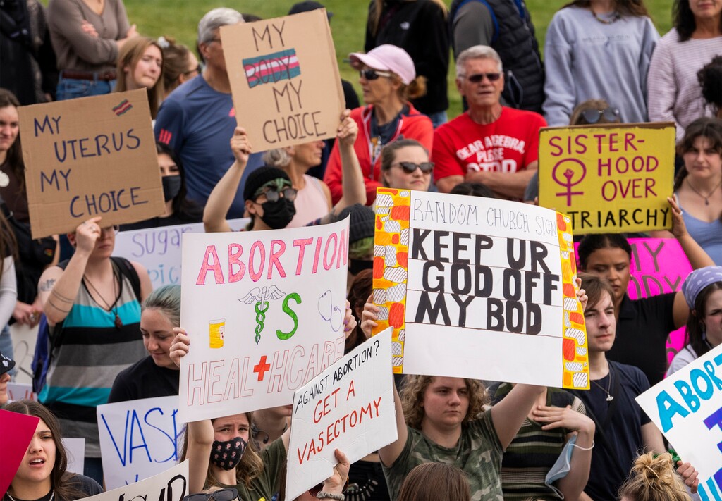 (Rick Egan | The Salt Lake Tribune) More than one thousand protesters gather at the Capitol for a "Fight fo the Right to Choose" rally on Thursday, May 5, 2022.
