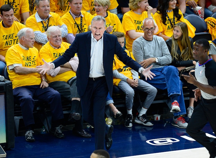 (Scott Sommerdorf | The Salt Lake Tribune)
Houston Rockets head coach Mike D'Antoni yells at the officials trying to argue a foul call during first half play. The Rockets led the Jazz 58-48 at the half, Sunday, May 6, 2018.