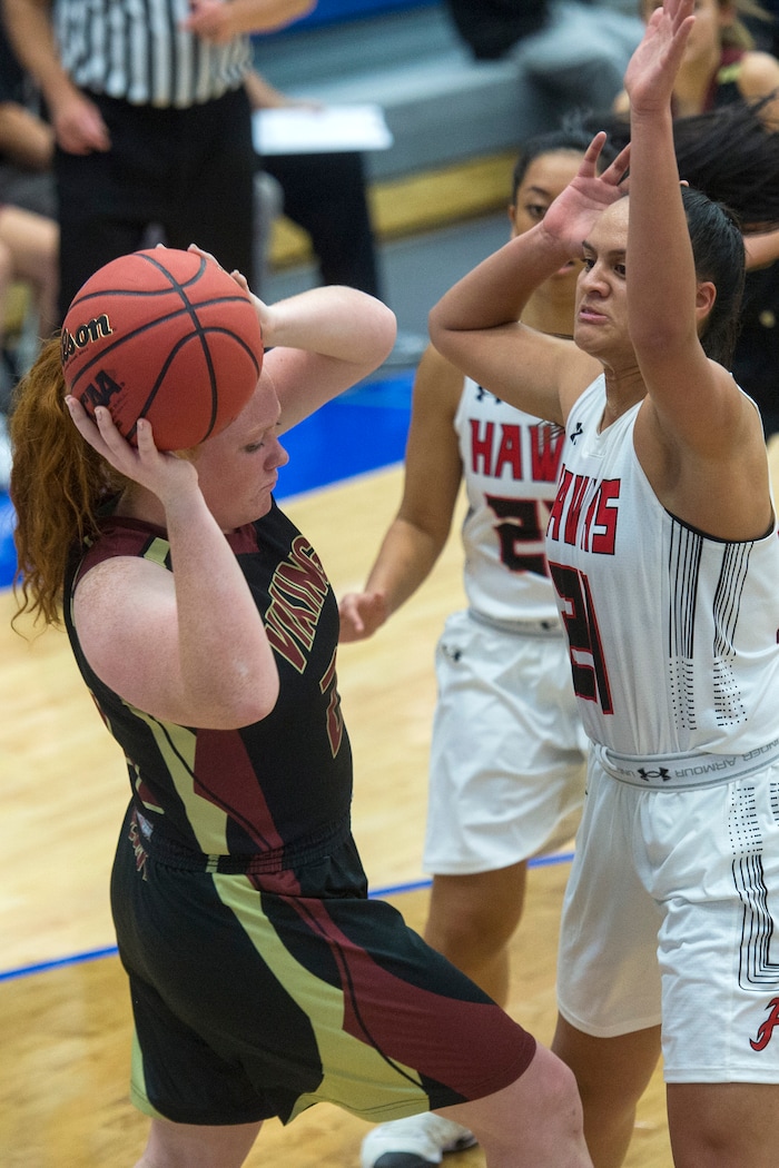 (Chris Detrick | The Salt Lake Tribune) Alta's Eden Broederlow (21) guards Viewmont's Hannah Simonson (24) during the game at Pleasant Grove High School Thursday, November 30, 2017. Viewmont defeated Alta 65-44.