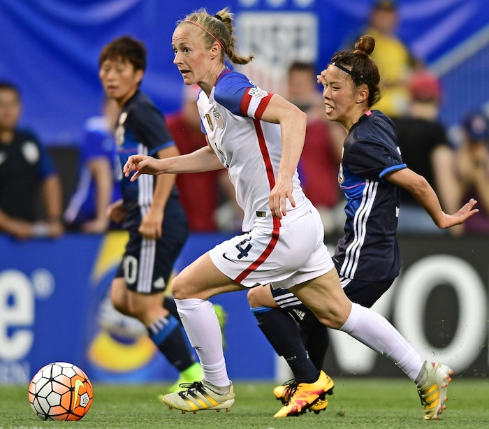 United States defender Becky Sauerbrunn dribbles upfield during the second half of an international friendly soccer match against Japan, Sunday, June 5, 2016, in Cleveland, Ohio. The United States won 2-0. (AP Photo/David Dermer)