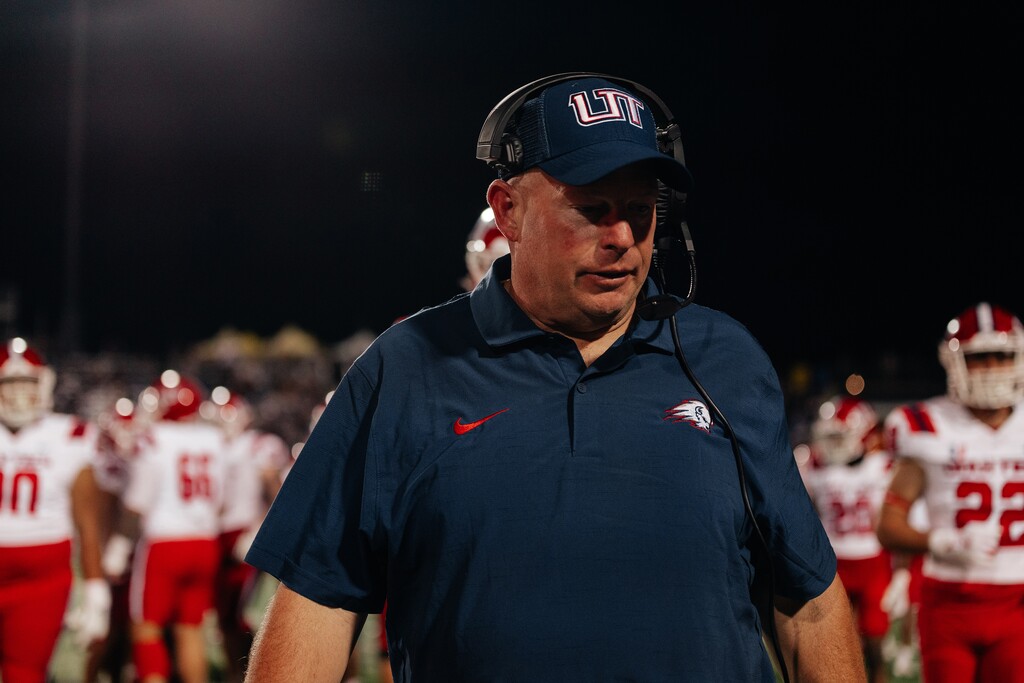 (Brooklyn Fehr | Utah Tech Athletics) Utah Tech coach Lance Anderson coaches during his first season with the Trailblazers.