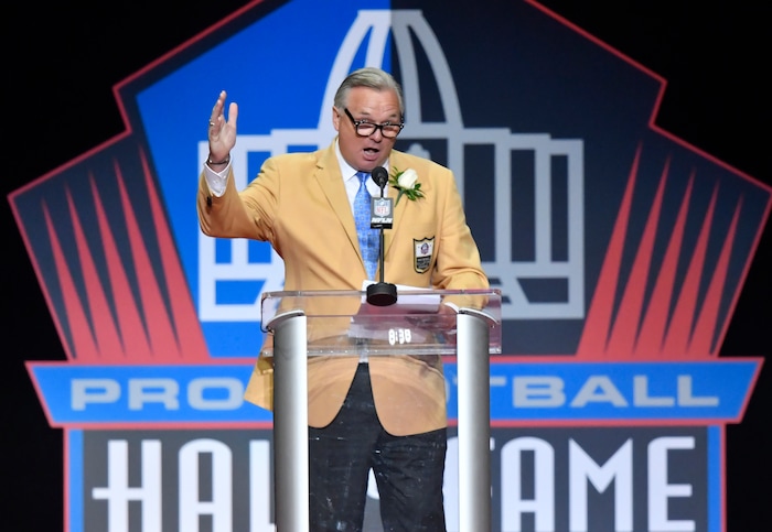 Former NFL player Morten Andersen delivers his speech during an induction ceremony at the Pro Football Hall of Fame, Saturday, Aug. 5, 2017, in Canton, Ohio. (AP Photo/David Richard)