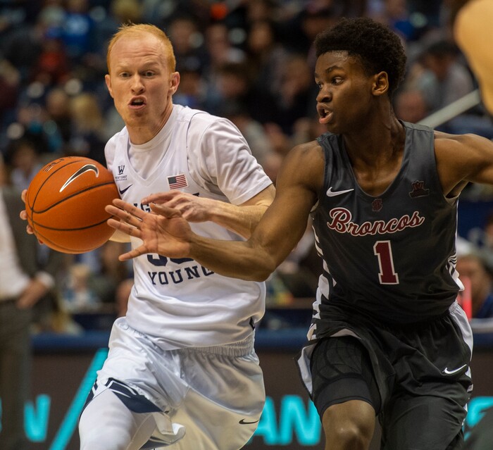 (Rick Egan  |  The Salt Lake Tribune)      Santa Clara Broncos guard Trey Wertz (1) tries to stop Brigham Young Cougars guard TJ Haws (30) as he leads a fat break, in basketball action between Brigham Young Cougars and Santa Clara Broncos at the Marriott Center in Provo, Saturday, Jan. 12, 2019.



