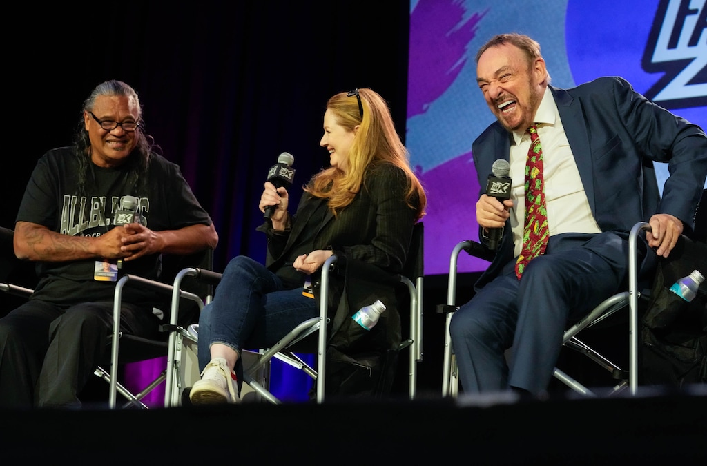 (Francisco Kjolseth | The Salt Lake Tribune) The FanX Salt Lake Comic & Pop Culture Convention kicks off with the “Lord of the Rings” panel featuring Lawrence Makoare, Miranda Otto and John Rhys-Davies at the Salt Palace on Thursday, Sept. 25, 2025.
