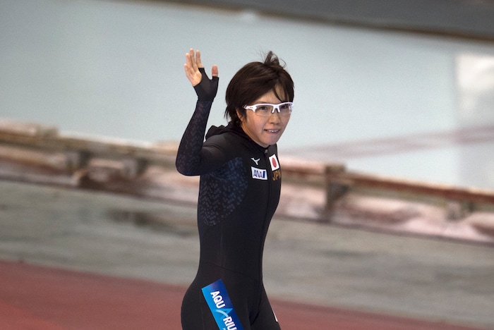 (Scott Sommerdorf | The Salt Lake Tribune)
Japan's Nao Kodaira waves after setting a ladies 1000 meter world record of 1:12.09 at the last day of the long-track speedskating World Cup at the Kearns Olympic Oval, Sunday, December 10, 2017.