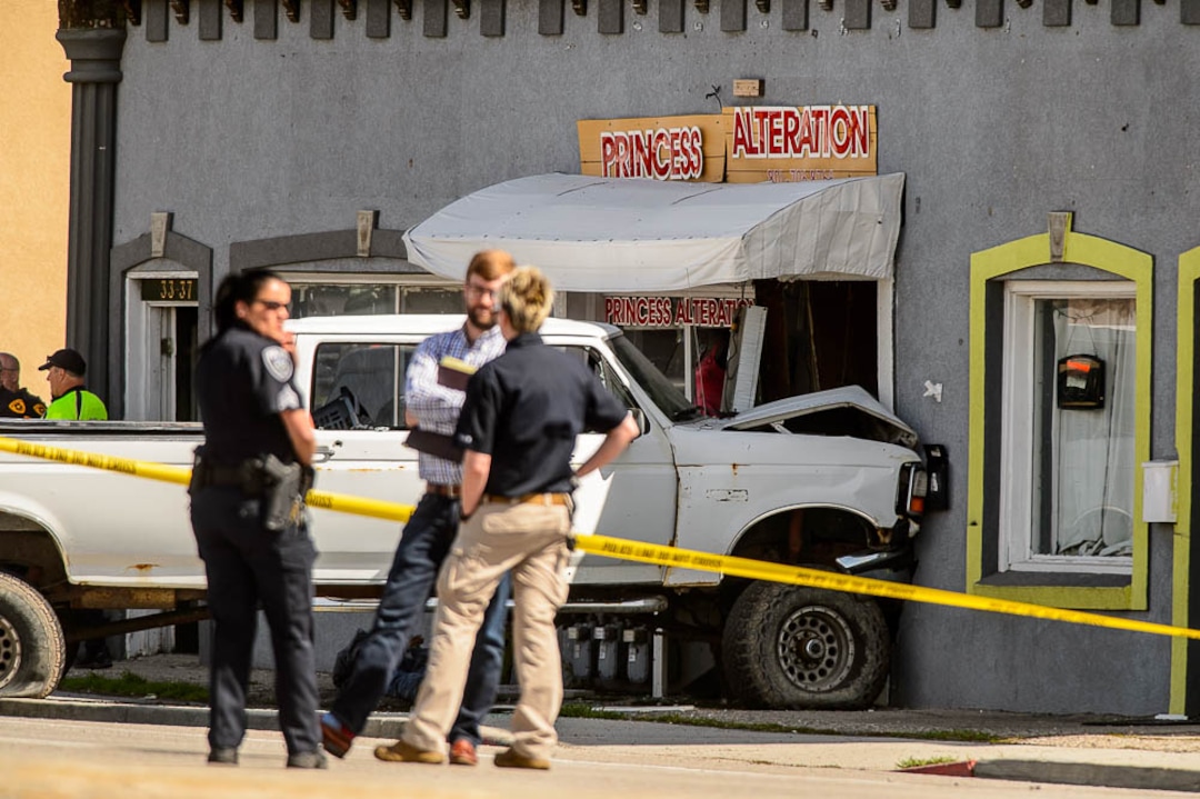 (Trent Nelson  |  The Salt Lake Tribune)  Law enforcement at the scene of a shootout near 3300 South State Street in South Salt Lake on Monday April 8, 2019.