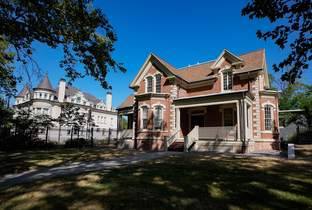 (Francisco Kjolseth | The Salt Lake Tribune) The Governor's Mansion, left, and the Glendinning Mansion,