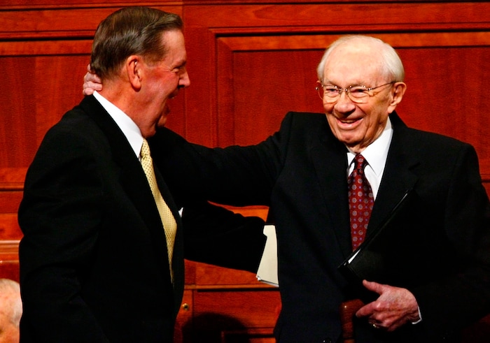 (Danny Chan La | The Salt Lake Tribune) President Gordon B. Hinckley, right,  shakes hands with Elder Jeffrey R. Holland of the Quorum of the Twelve Apostles  after closing General Conference in 2006.