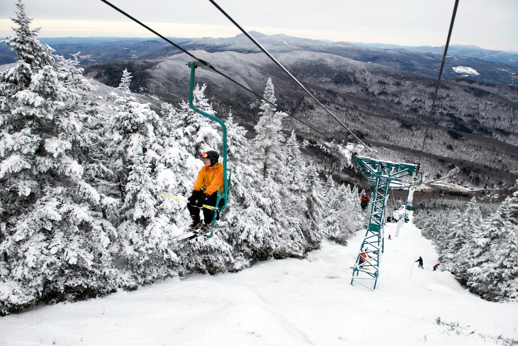 (Caleb Kenna | The New York Times) A skier at Mad River Glen in Vermont, Jan. 17, 2016. This year, the ski area had seen strong season pass sales before the state announced new quarantine guidelines.