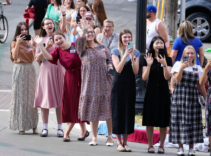 (Francisco Kjolseth | The Salt Lake Tribune) Spectators cheer on the Days of ’47 Parade in Salt Lake City on Saturday, July 23, 2022.