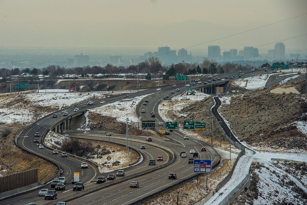 Chris Detrick  |  The Salt Lake TribuneTraffic on Interstate 215 Thursday December 22, 2016.  