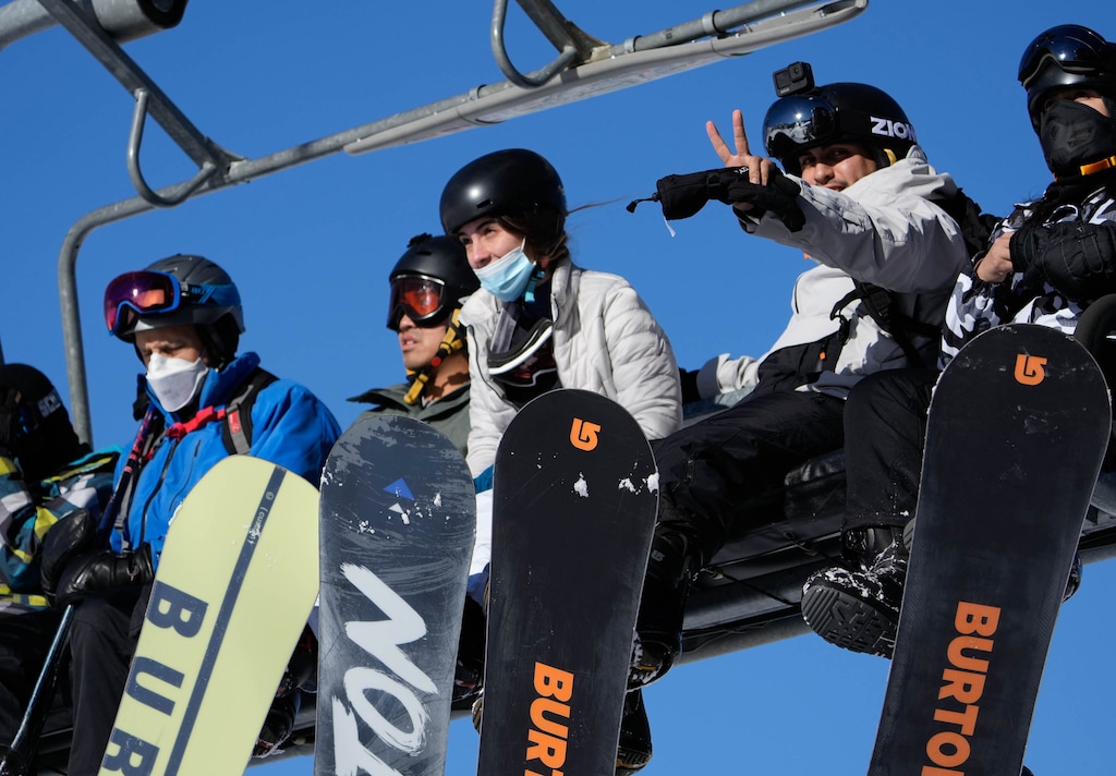 (Francisco Kjolseth | The Salt Lake Tribune) People take to the slopes of Park City Mountain Resort as clear skies and some recent fresh snow draws the crowds on Saturday, Dec. 18, 2021.