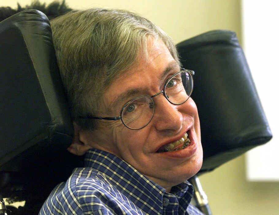 (AP Photo/Markus Schreiber, File) In this Wednesday, July 21, 1999, file photo Professor Stephen Hawking smiles during a news conference at the University of Potsdam, near Berlin.