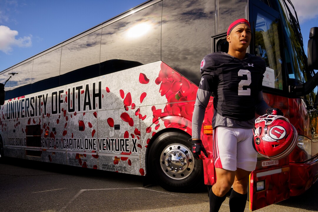(Trent Nelson  |  The Salt Lake Tribune) Micah Bernard as the University of Utah football team arrives to a practice session for the Rose Bowl at Dignity Health Sports Park in Carson, Calif., on Tuesday, Dec. 28, 2021.