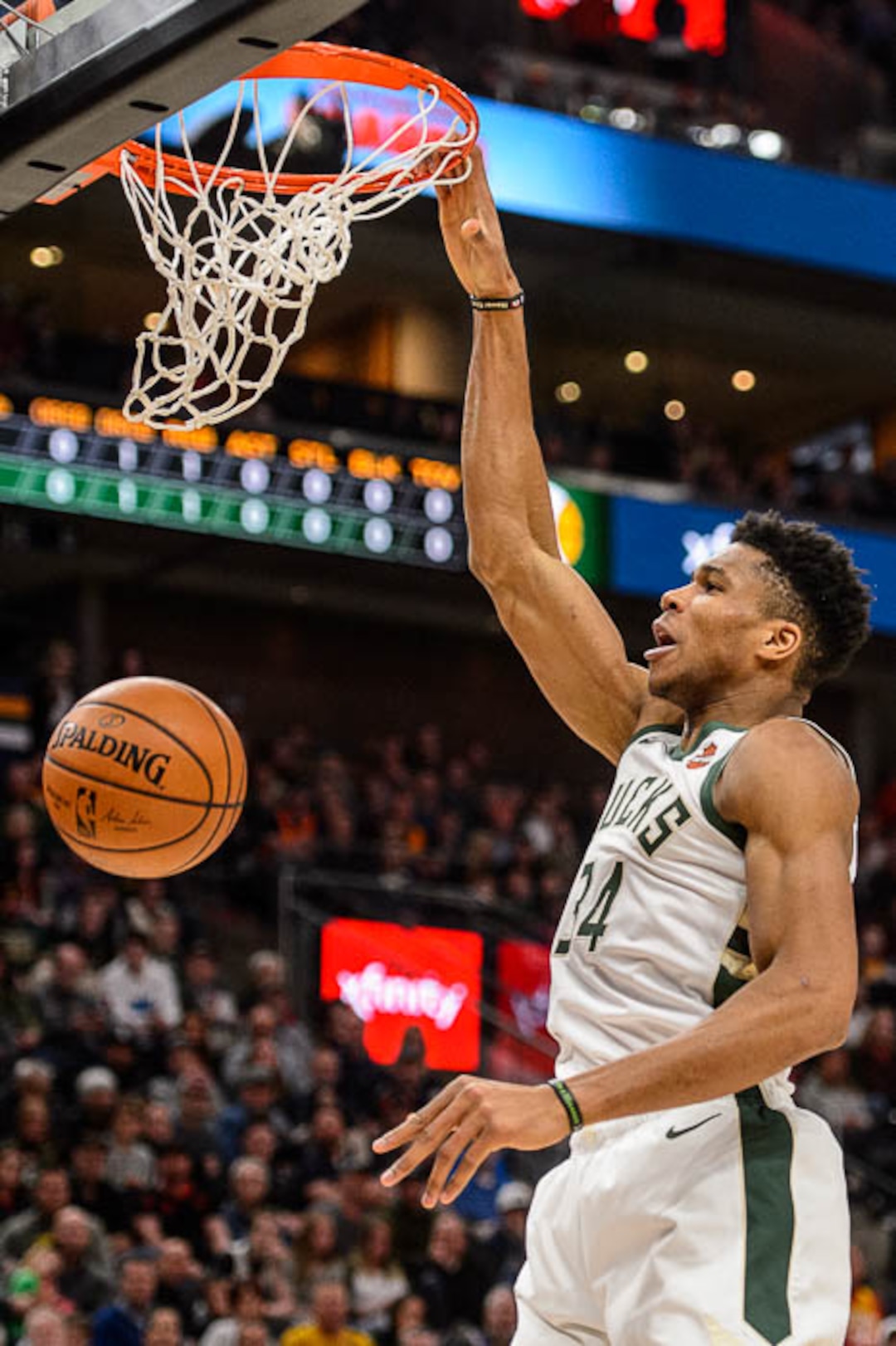 (Trent Nelson | The Salt Lake Tribune)  Milwaukee Bucks forward Giannis Antetokounmpo (34) dunks as the Utah Jazz host the Milwaukee Bucks, NBA basketball in Salt Lake City on Saturday March 2, 2019.